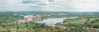 Visão panorâmica da Cidade de Cerro Corá e do seu entorno visto do alto do Geossítio Cruzeiro de Cerro Corá (Nascimento &amp; Ferreira, 2012).