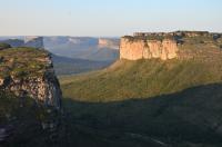 Vista do alto do Morro do Pai Inácio, onde se observa o vale entalhado no anticlinal. Foto - Ricardo Fraga Pereira,2009.