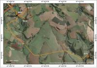 Fig. 1 - Imagem de satélite com a localização dos geossítios e do antigo traçado da Companhia Mogiana de Estrada de Ferro (CGEF). M-01 (Museus de Peirópolis); G-10 (Cachoeira do Pontilhão); G-11 (Cachoeira do Clemente); G-24 (Cachoeira do Marzola).