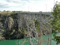 Visada lateral da Ponte Dom Pedro II a partir do local indicado para a construção de um mirante. Foto: Rogério Valença Ferreira.