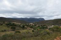 Vista da Serra do Barbado e do povoado de Catolés de Cima, Abaíra, Ba. Foto: Violeta de Souza Martins, 2015.