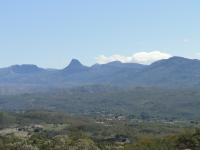 Vista do Pico de Itobira com uma aparência de vulcão, Rio de Contas, BA. Foto: Rogèrio Valença Ferreira.