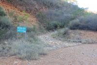 Trecho da Estrada Real onde ocorre o afloramento da rocha piroclástica.  Foto: Antônio Espinheira, 2016