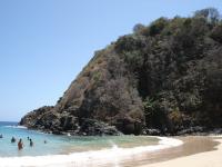 Praia do Cachorro com morro ao fundo. Foto: Rogério Valença Ferreira.