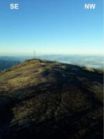 Afloramento de granito no Pico do Forno Grande
(Autoria da fotografia: Renzo Dias Rodrigues)