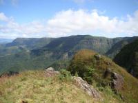 O morro Carasal é formado por rochas sedimentares da formação Botucatu e na base e por rochas vulcânicas da formação Serra Geral. Na região é classificado como importante ponto panorâmico para observação e interpretação dos elementos da paisagem, com a visualização das escarpas da Serra Geral em contraste com relevo plano da planície costeira. (Autor: Michel Godoy/2011)